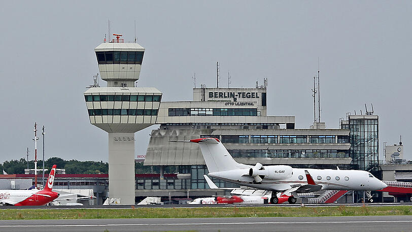 Der Streit um den Weiterbetrieb des Flughafens Berlin-Tegel geht weiter.