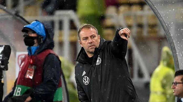 Bundestrainer Hansi Flick coachte die Mannschaft in Skopje zum sechsten Sieg im sechsten Spiel unter seiner Regie.