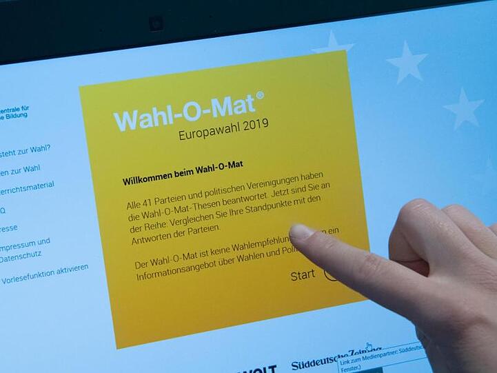 Die Partei Volt Deutschland hat erreicht, dass der Wahl-O-Mat zur Europawahl vorerst auf Eis gelegt werden muss.