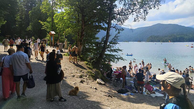 Andreas Neuner aus Grainau hat den Betrieb am Eibsee am Wochenende festgehalten. Andreas Neuner aus Grainau hat den Betrieb am Eibsee am Wochenende festgehalten.