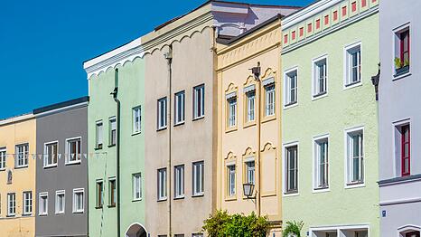 Charmant: die mittelalterliche Altstadt des 18.000-Einwohner-Ortes M&uuml;hldorf am Inn. Die Stadt liegt auf halben Weg zwischen M&uuml;nchen und Passau.