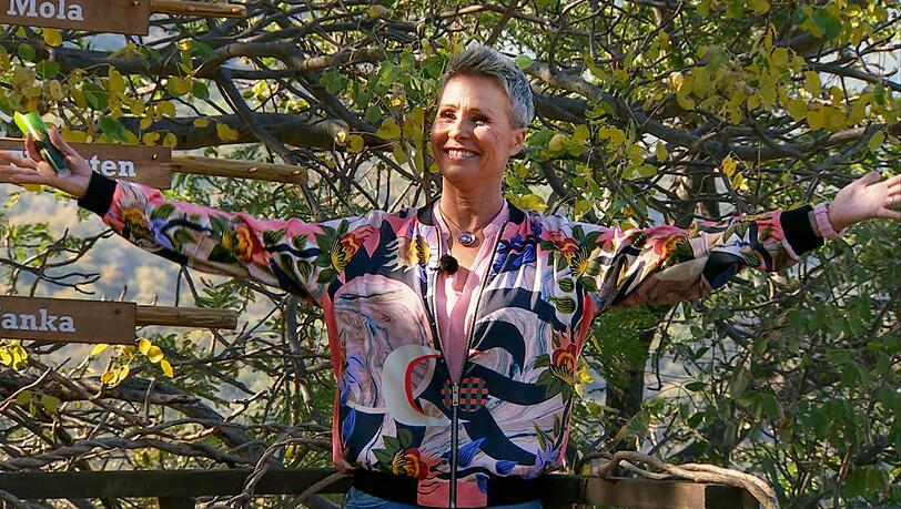 Sonja Zietlow begrüßte die 12 "Dschungel-Legenden" ohne ihren Kollegen Jan Köppen.