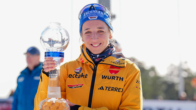 Franziska Preuß holte sich den Gesamtweltcup-Sieg im Biathlon. Felix Neureuther verfolgte ihr Rennen gebannt am Handy. Franziska Preuß holte sich den Gesamtweltcup-Sieg im Biathlon. Felix Neureuther verfolgte ihr Rennen gebannt am Handy.