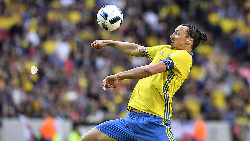 "Der größte Druck lastet auf meinen Schultern, und ich will den Druck so gut es geht vom Team nehmen", sagt Zlatan Ibrahimovic. "Der größte Druck lastet auf meinen Schultern, und ich will den Druck so gut es geht vom Team nehmen", sagt Zlatan Ibrahimovic.
