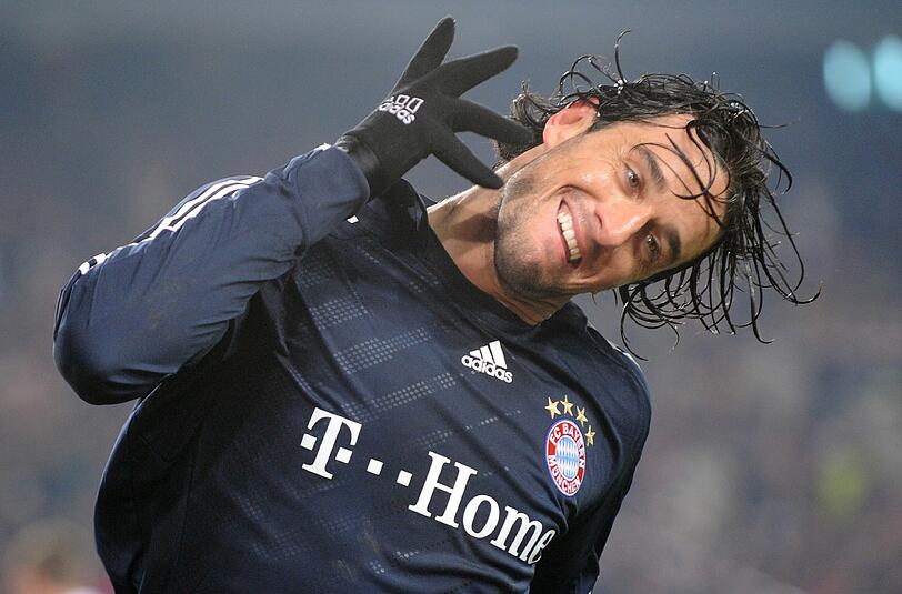 Der Ohrschrauber von Stürmer Luca Toni.