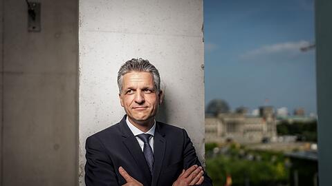 Der Kanzleramtschef bekräftigt die Verpflichtung Deutschlands, zur Verteidigungsfähigkeit Israels beizutragen.
