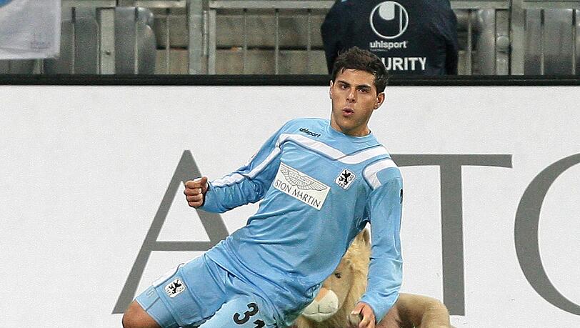 Kevin Volland konnte gegen Paderborn zwar über seinen siebten Saisontreffer jubeln. Das Tor aber war höchst umstritten. Kevin Volland konnte gegen Paderborn zwar über seinen siebten Saisontreffer jubeln. Das Tor aber war höchst umstritten.