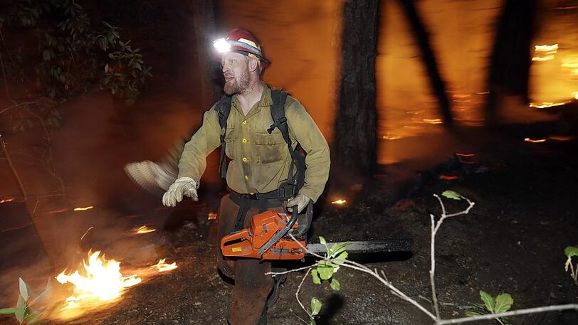Die Waldbrände in Santa Rosa und Yountville werden weiter bekämpft. Die Zahl der Toten ist auf mindestens 38 gestiegen.