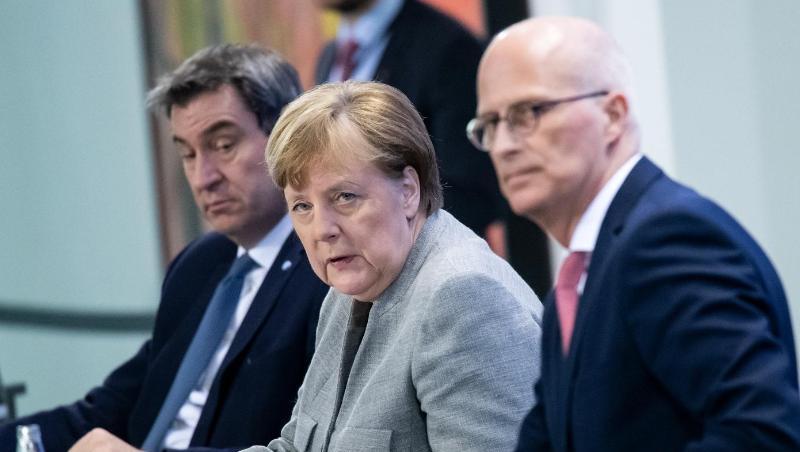 Coronavirus-Pk mit Markus Söder (l-r), Angela Merkel, Peter Tschentscher und Olaf Scholz (nicht im Bild) im Bundeskanzleramt. Coronavirus-Pk mit Markus Söder (l-r), Angela Merkel, Peter Tschentscher und Olaf Scholz (nicht im Bild) im Bundeskanzleramt.