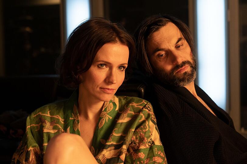 Cecily (Adina Vetter) und Lukas (Max Simonischek) teilen eine gemeinsame Vergangenheit. Cecily (Adina Vetter) und Lukas (Max Simonischek) teilen eine gemeinsame Vergangenheit.