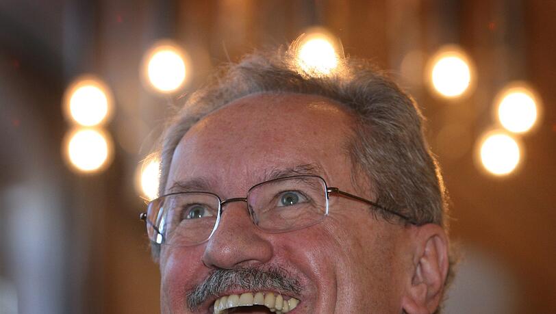 Der AZ-Chefredakteur Arno Makowsky schreibt in der Abendzeitung über die Attacken der Opposition gegen Münchens Oberbürgermeister Ude. Der AZ-Chefredakteur Arno Makowsky schreibt in der Abendzeitung über die Attacken der Opposition gegen Münchens Oberbürgermeister Ude.