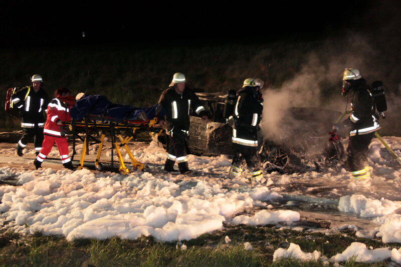 Die Bilder vom Auffahrunfall zwischen Gangkofen und Frontenhausen.