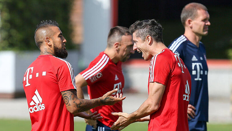 Gut drauf: Arturo Vidal und Robert Lewandowski (rechts).