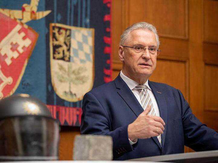 Joachim Herrmann (CSU), Innenminister von Bayern. Foto: Daniel Karmann/dpa/Archivbild