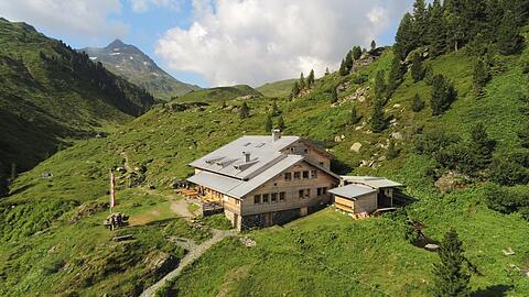 Die Neue Bamberger Hütte in den Kitzbühler Alpen.