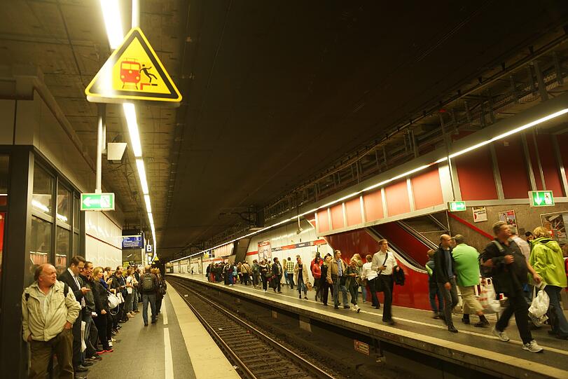 Alle Züge auf der Stammstrecke fuhren am Hauptbahnhof ohne Halt durch. (Archivbild)