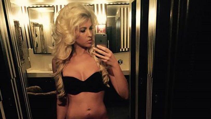 Sarah Nowak ist Playmate des Jahres 2015 Sarah Nowak ist Playmate des Jahres 2015