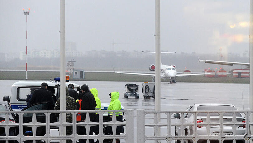 Beim zweiten Landeanflug auf den Flughafen Rostow am Don kam es zu dem Unglück. 61 Menschen starben.