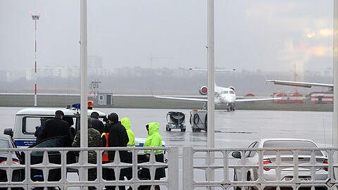 Beim zweiten Landeanflug auf den Flughafen Rostow am Don kam es zu dem Unglück. 61 Menschen starben.