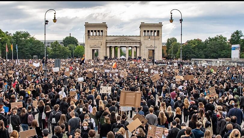 6. Juni, München: Mehrere Tausend Menschen demonstrieren. 6. Juni, München: Mehrere Tausend Menschen demonstrieren.