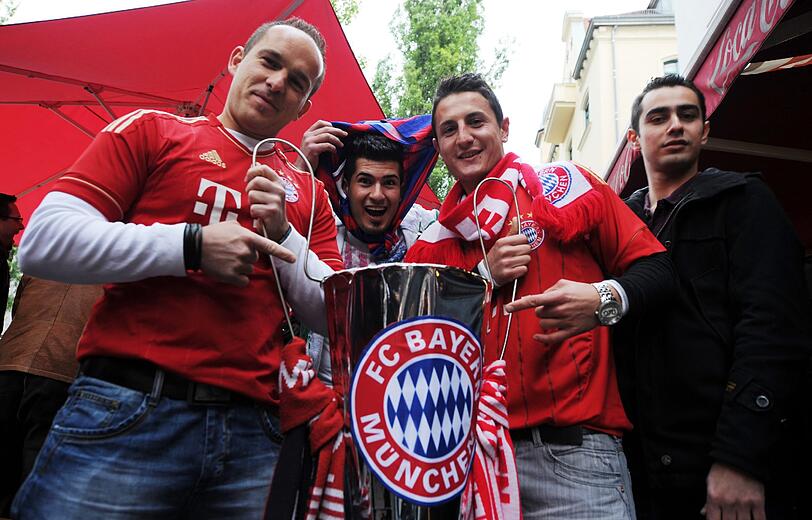 Die große Fan-Party auf der Leopoldstraße in München. Die Bilder.