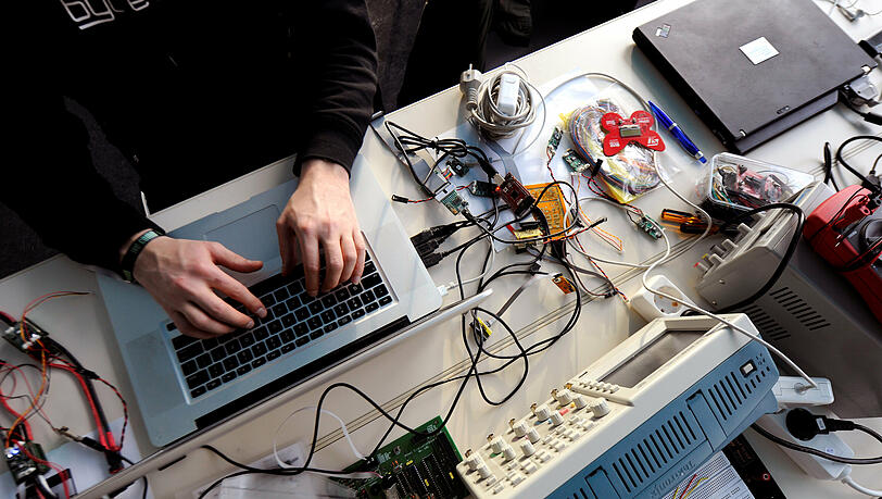 Hacker-Angriff: Ein 35-Jähriger trieb so seinen Ex-Arbeitgeber fast in die Insolvenz. Hacker-Angriff: Ein 35-Jähriger trieb so seinen Ex-Arbeitgeber fast in die Insolvenz.