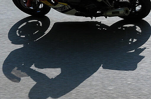 Motorradfahrer unterwegs (Symbolbild)