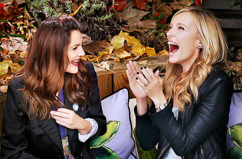 Sie leben lieber ungewöhnlich: Jess (Drew Barrymore) und Milly (Toni Collette) sind seit ihrer Kindheit unzertrennliche Freundinnen.