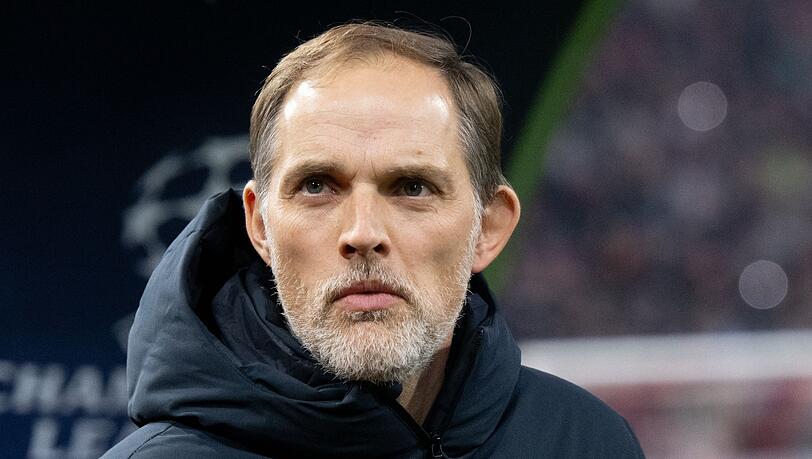 Trainer Thomas Tuchel von München kommt vor dem Spiel in das Stadion.