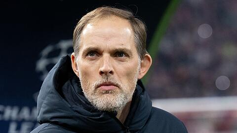 Trainer Thomas Tuchel von München kommt vor dem Spiel in das Stadion.