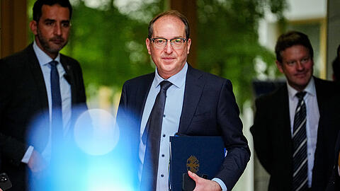 Das Berliner Verwaltungsgericht hat die Alexander Dobrindts (CSU) Anweisung für Grenzabweisungen als rechtswidrig erklärt.