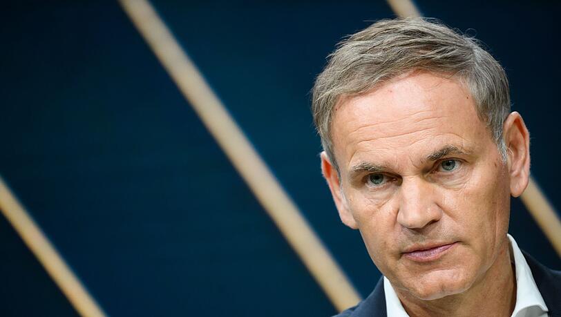Steht an der Spitze zweier Dax-Konzerne: Porsche- und VW-Chef Oliver Blume. (Archivbild)