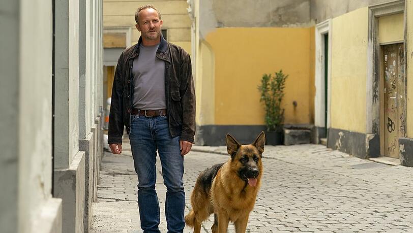 Maximilian Brückner und Kommissar Rex ermitteln weiter. Maximilian Brückner und Kommissar Rex ermitteln weiter.