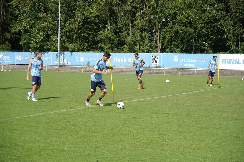 Die Bilder vom Freitagstraining der Löwen.