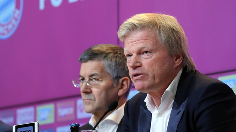 Oliver Kahn (vorne) bei seiner Vorstellung als Vorstandsmitglied des FC Bayern