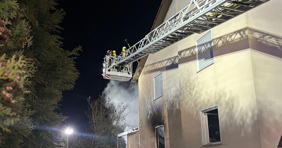 Brand-in-Einfamilienhaus-64-j-hriger-Bewohner-tot-geborgen