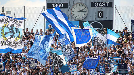 K&ouml;nnen ab sofort ihre Dauerkarte zahlen: Die Fans des TSV 1860.