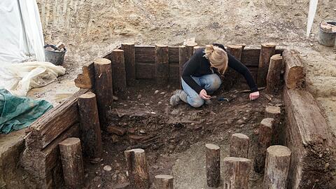 Geht es nach den Bürgern, sollen Teile der archäologischen Funde am Marienhof mit einer Glasplatte abgedeckt werden. So könnten sie die Münchner auch in Zukunft bewundern.