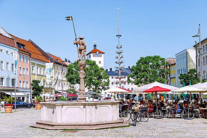Der Stadtplatz von Traunstein. Durch eine Surfwelle erhoffen sich Kommune und Verein einen Impuls f&uuml;r die Freizeitm&ouml;glichkeiten im Ort.