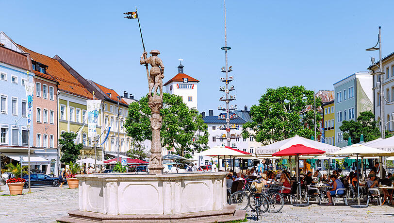 Der Stadtplatz von Traunstein. Durch eine Surfwelle erhoffen sich Kommune und Verein einen Impuls f&uuml;r die Freizeitm&ouml;glichkeiten im Ort.