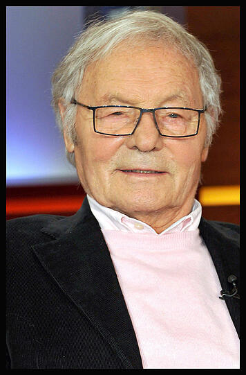 Harry Valérien (04.11.1923 - 12.10.2012): Der langjährige Moderator der ZDF-Sendung &bdquo;Das aktuelle Sportstudio&ldquo; galt als Grandseigneur der Sportreportage. Von den Winterspielen 1952 an berichtete er mit einer Ausnahme (1956) bis in die 1990er Jahre immer von Olympia.