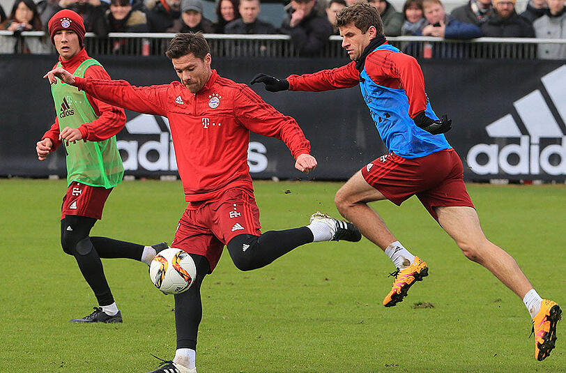 Xabi Alonso am Ball.