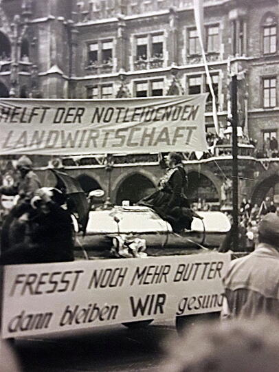 Faschingszug 1953 am Marienplatz: Fetter Essen für die Bauern?