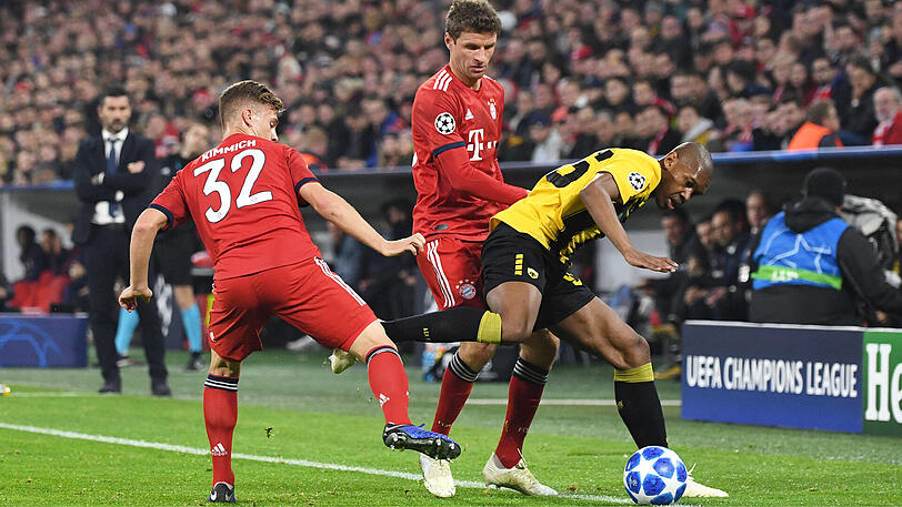 THOMAS MÜLLER, NOTE 3: Für Müllers liebende Frau Lisa gab&rsquo;s nichts zu meckern: Kovac setzte auf den Weltmeister, gönnte James eine Pause. Und siehe da: Gatte Thomas zeigte aufsteigende Form. Schoss zweimal Richtung Tor (29., 37), trieb die Kollegen lautstark an und rannte für zwei.