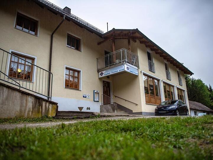 Außenansicht der Pension in Passau. Foto: Lino Mirgeler