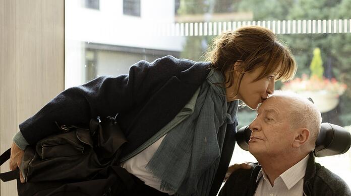 Sophie Marceau spielt die Tochter eines dominanten, erfolgreichen Vaters (André Dussolier), die sich in der Konfrontation auch selbst findet.