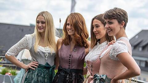 Die neue Dirndl-Kollektion von Cathy Hummels.