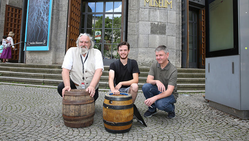 Mit Karl Ravens (l.) und Kurator Thomas Röber. Mit Karl Ravens (l.) und Kurator Thomas Röber.