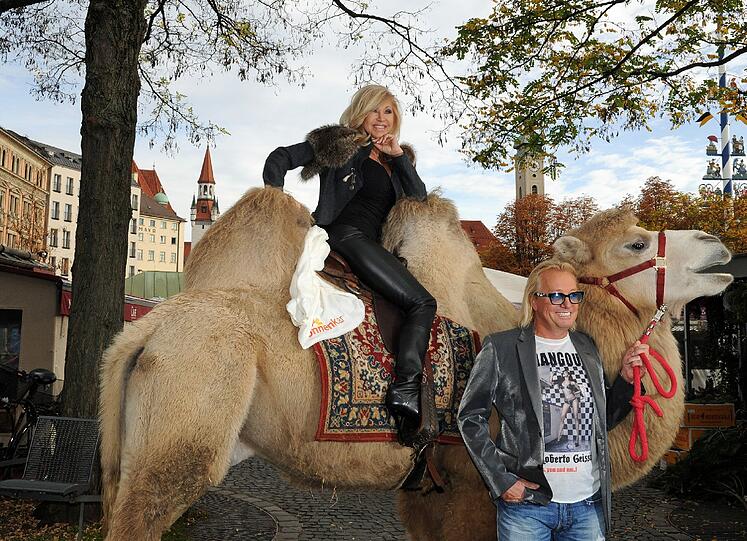 Carmen Geiss wird 50: Die Bilder von der Kult-Blondine!
