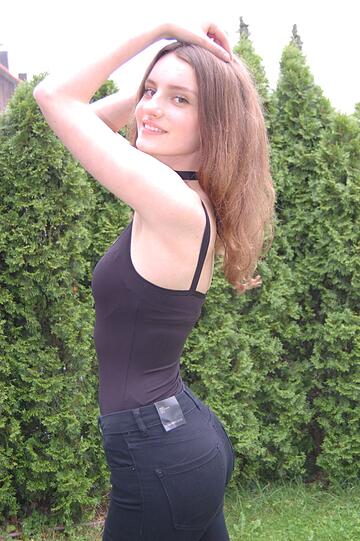 Bettina (16)